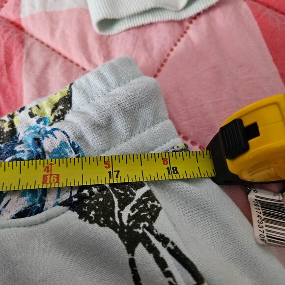 Summer Sweater and Short Set Size L True To Size - Picture 4 of 8